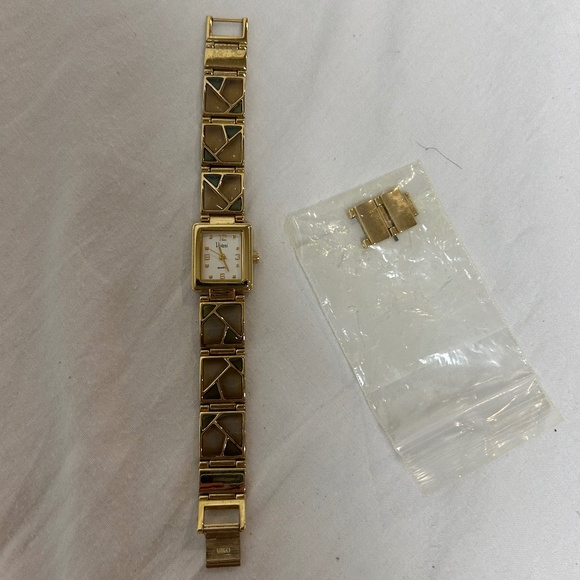 Stylish Excellent Condition Watch - Picture 1 of 3